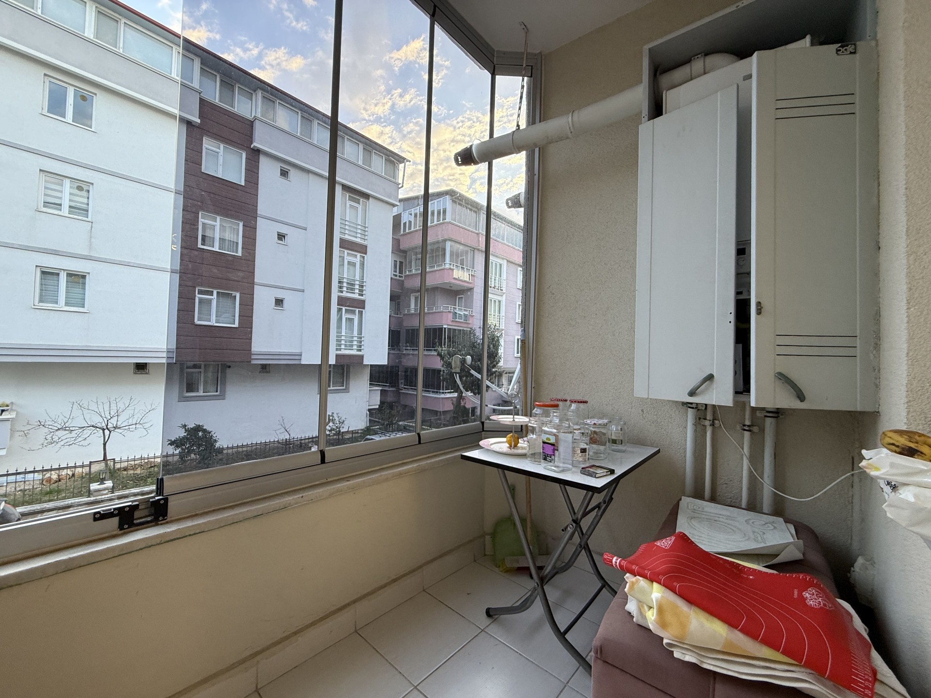 ATAKUM ESENEVLERDE TRAMVAYIN ALTI GENİŞ 2+1 DAİRE