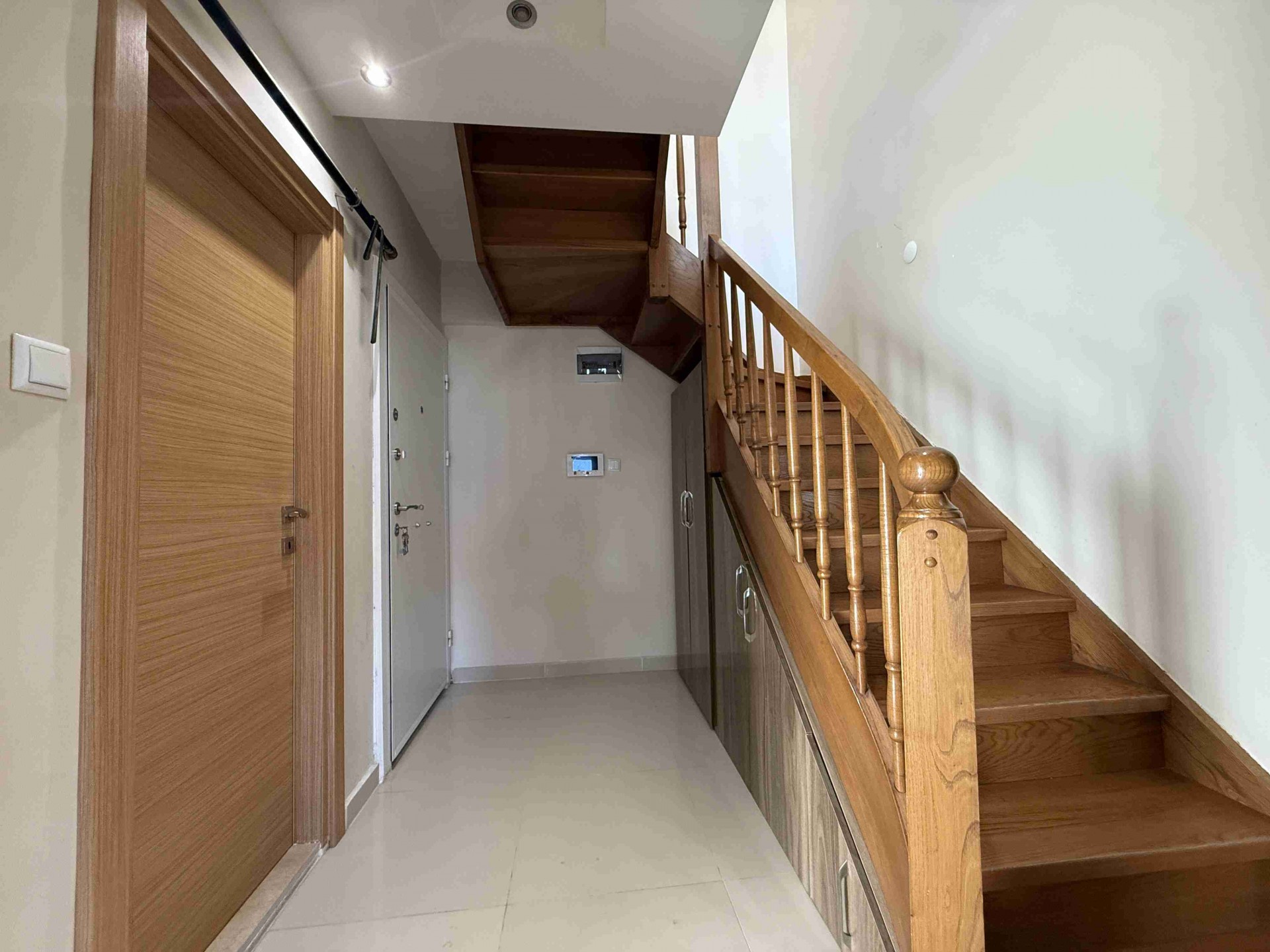 Atakum Ömürevlerinde Tramvayın Altında Kiralık Dübleks