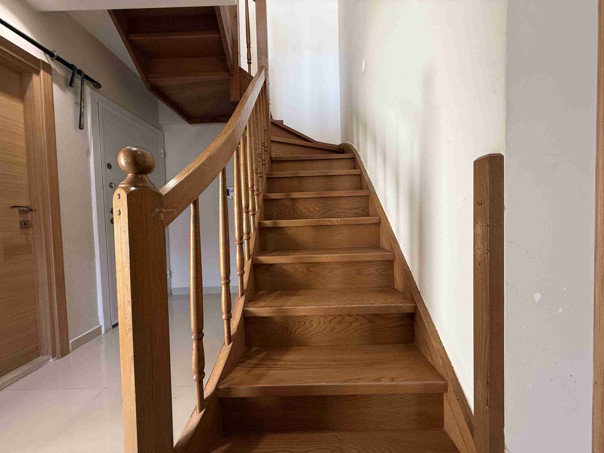 Atakum Ömürevlerinde Tramvayın Altında Kiralık Dübleks