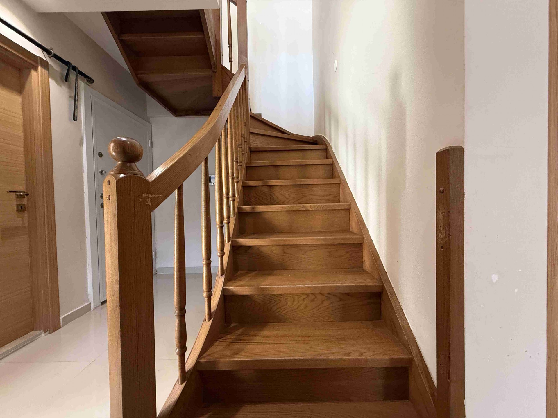 Atakum Ömürevlerinde Tramvayın Altında Kiralık Dübleks