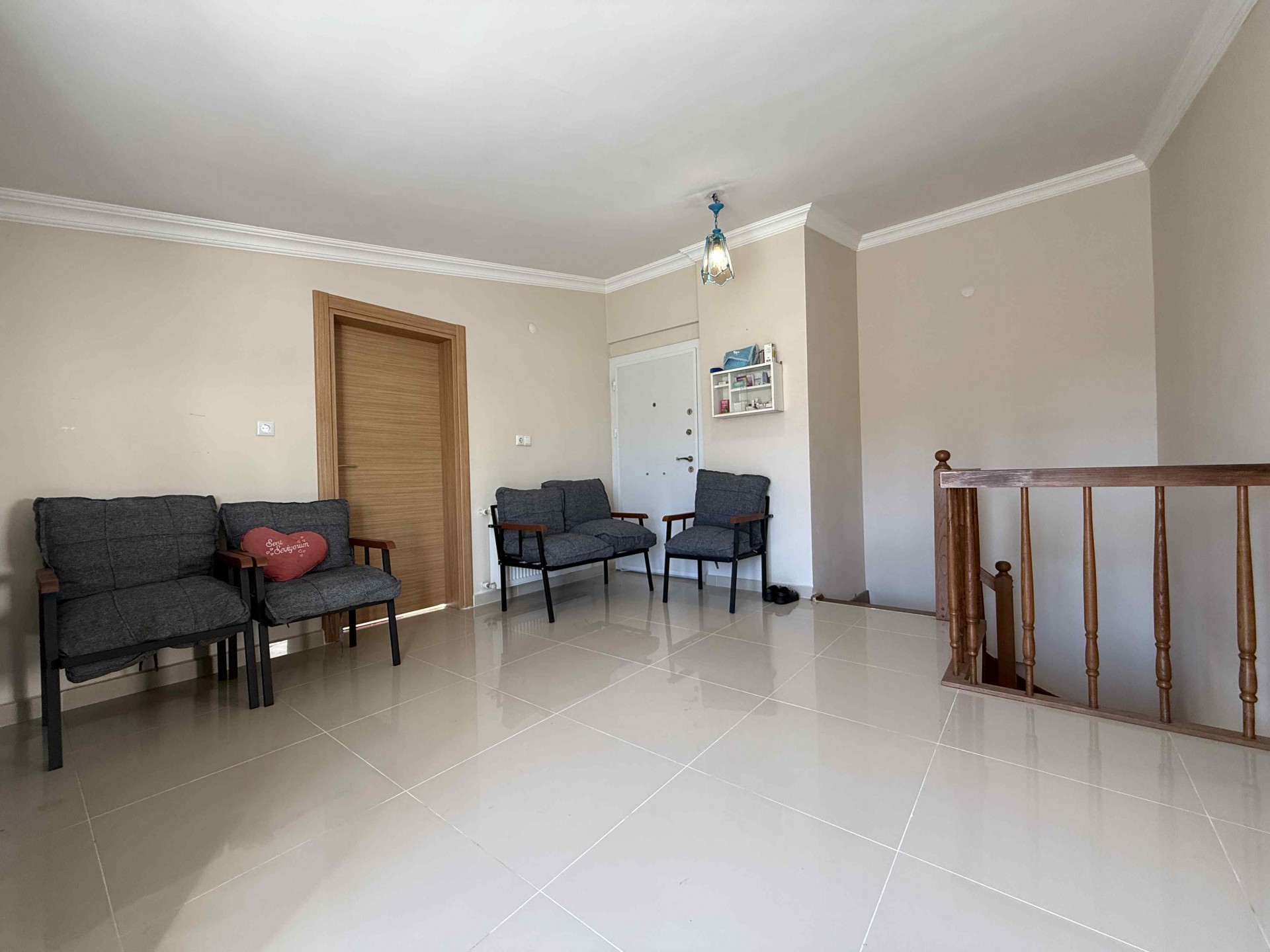 Atakum Ömürevlerinde Tramvayın Altında Kiralık Dübleks