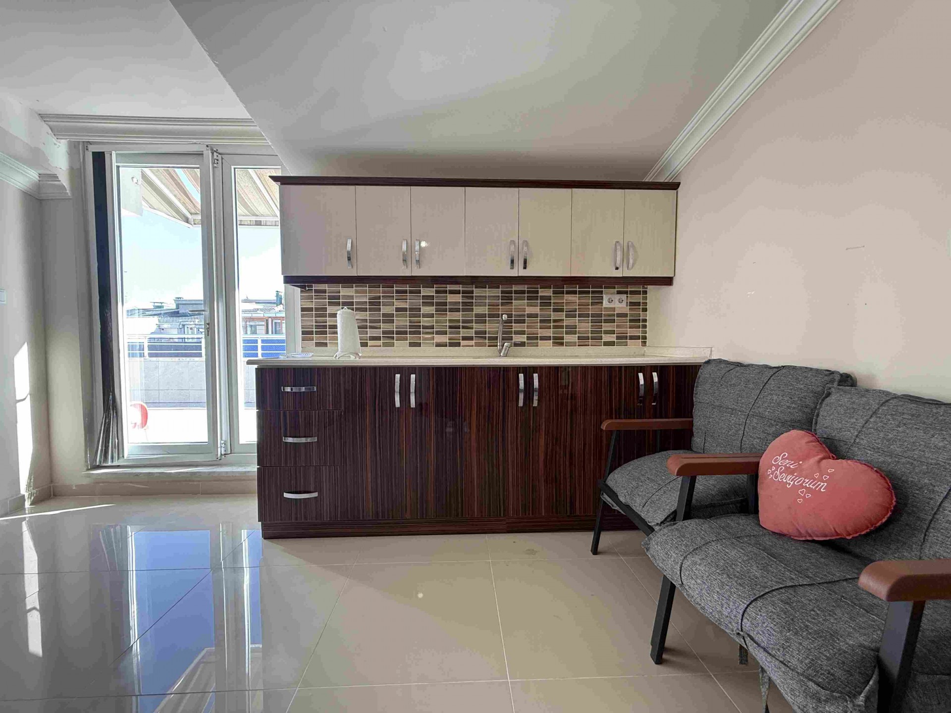 Atakum Ömürevlerinde Tramvayın Altında Kiralık Dübleks