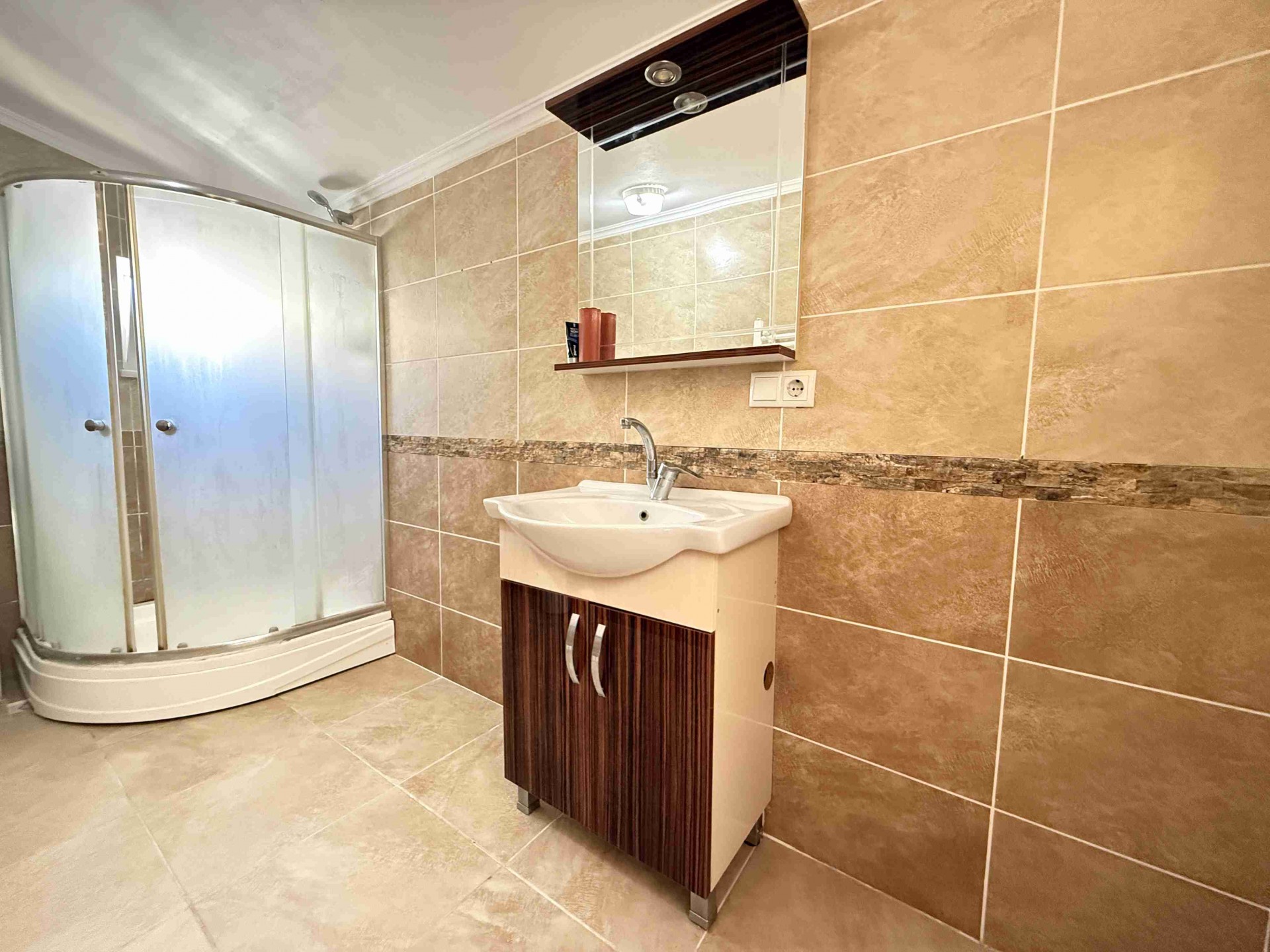 Atakum Ömürevlerinde Tramvayın Altında Kiralık Dübleks