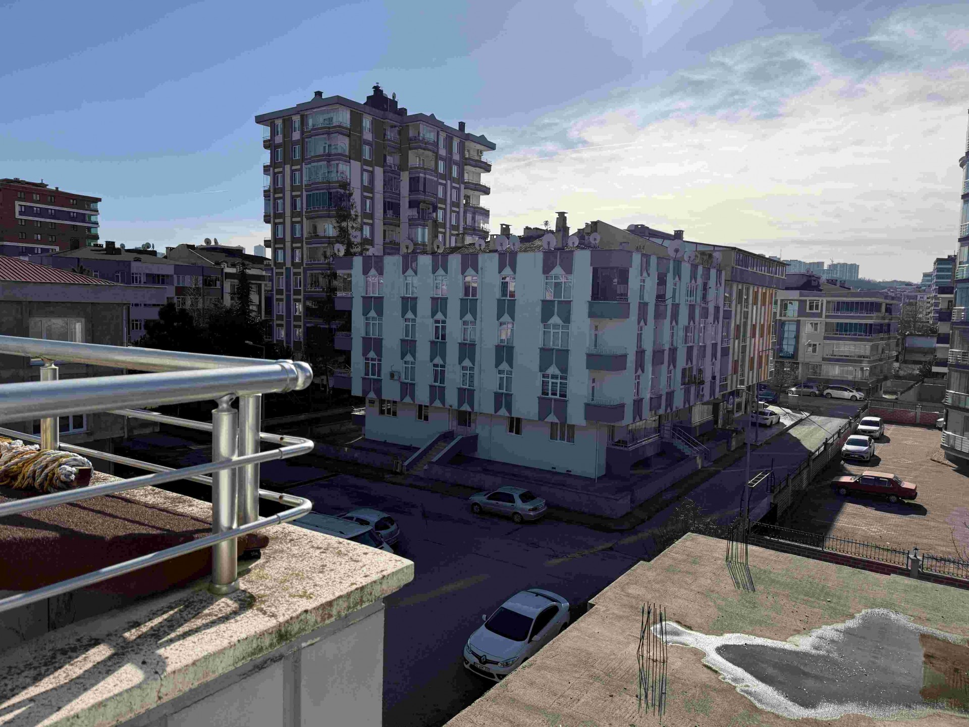 Atakum Ömürevlerinde Tramvayın Altında Kiralık Dübleks