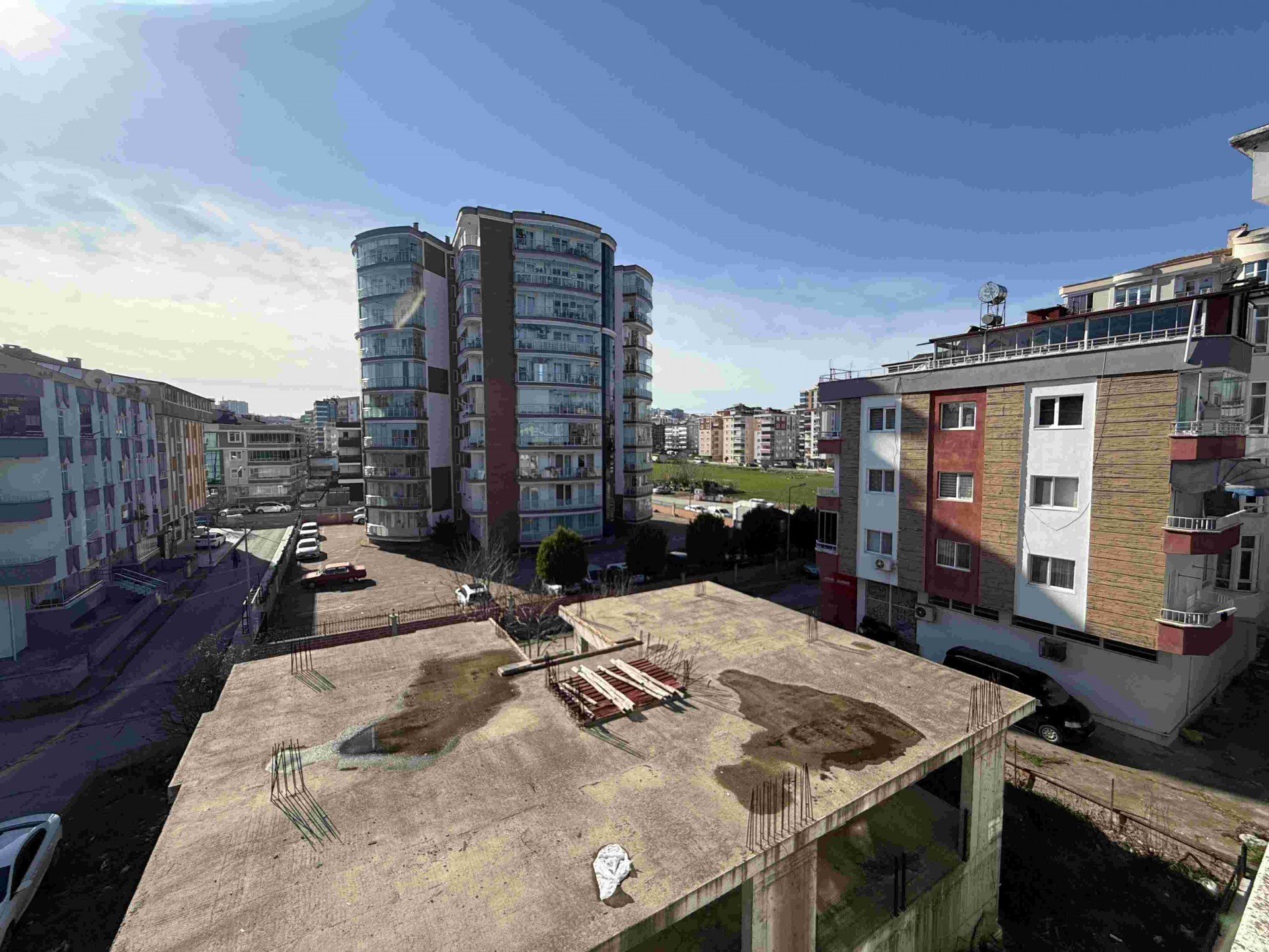 Atakum Ömürevlerinde Tramvayın Altında Kiralık Dübleks