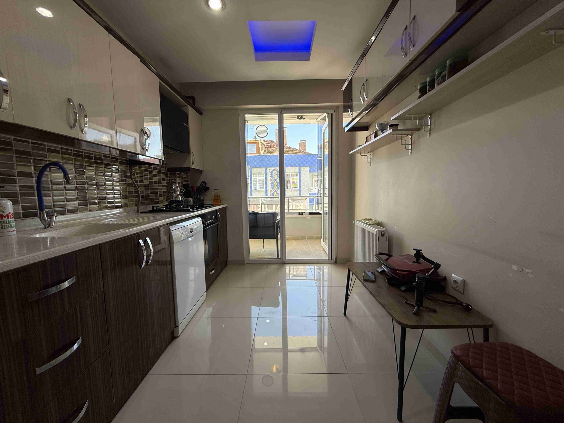 Atakum Ömürevlerinde Tramvayın Altında Kiralık Dübleks