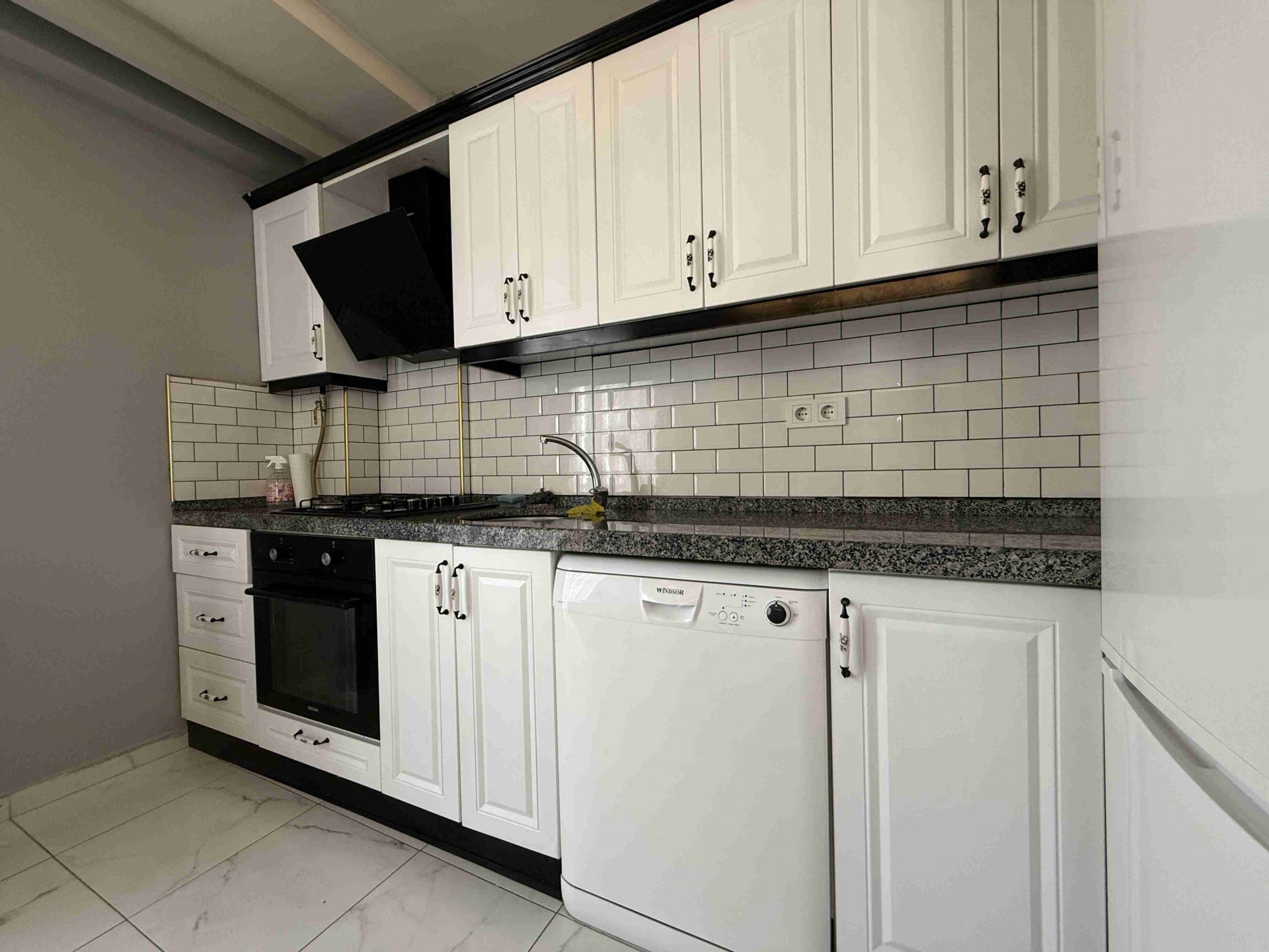 Atakum'da Tramvaya 2.bina Kiralık 1+1 Eşyalı Daire