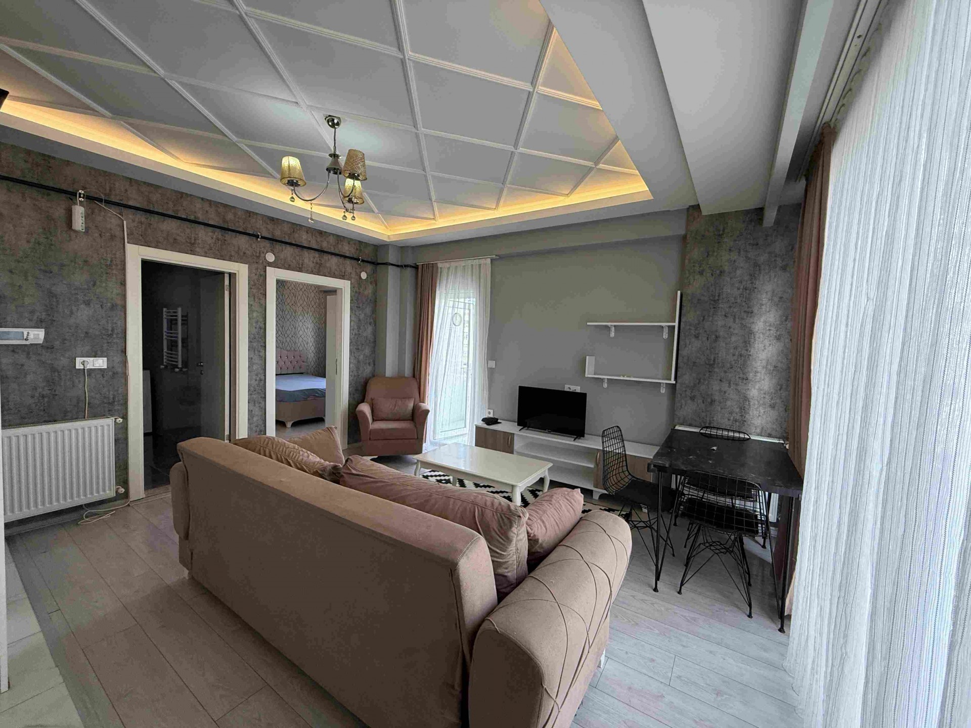 Atakum'da Tramvaya 2.bina Kiralık 1+1 Eşyalı Daire