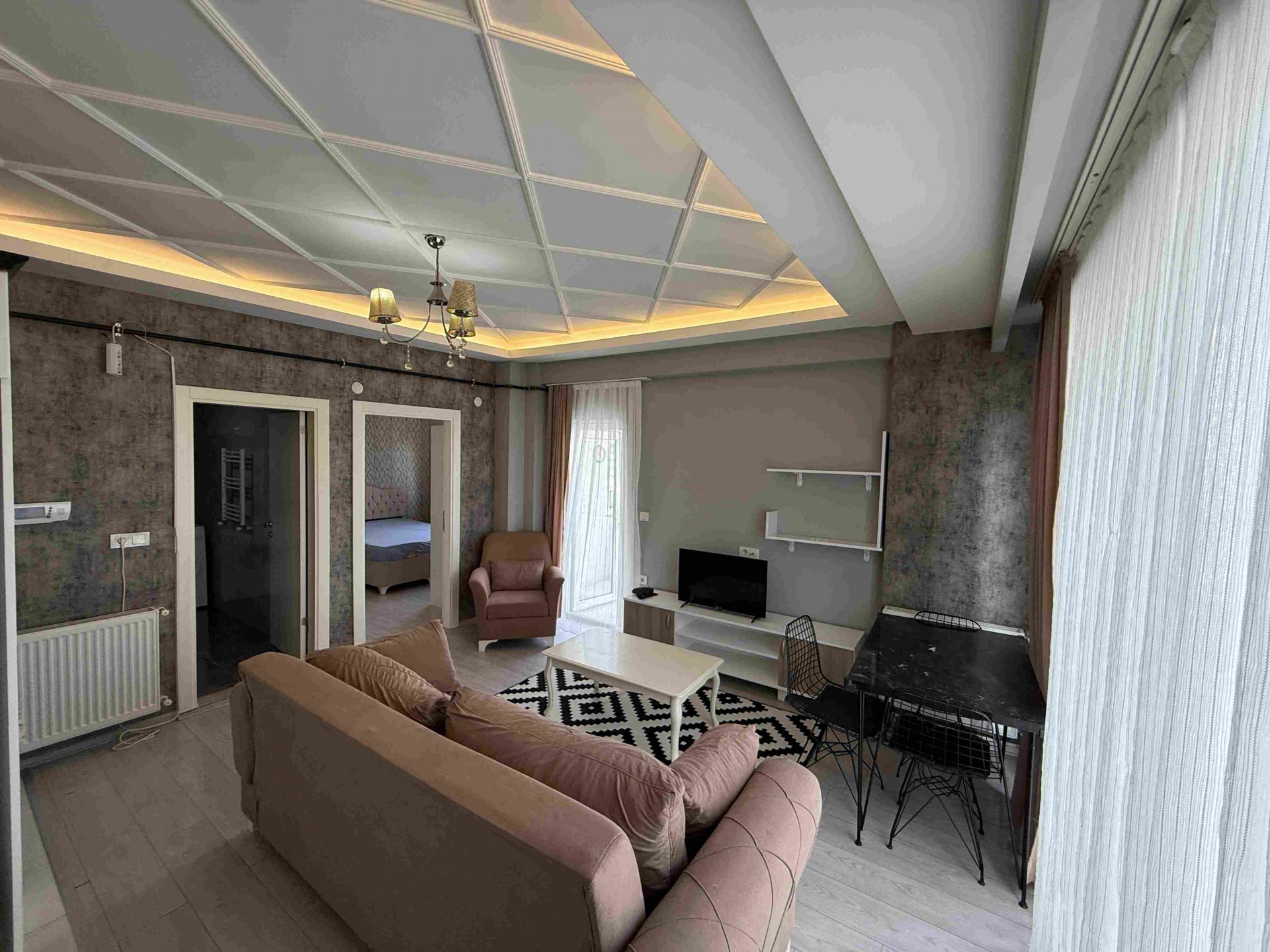 Atakum'da Tramvaya 2.bina Kiralık 1+1 Eşyalı Daire