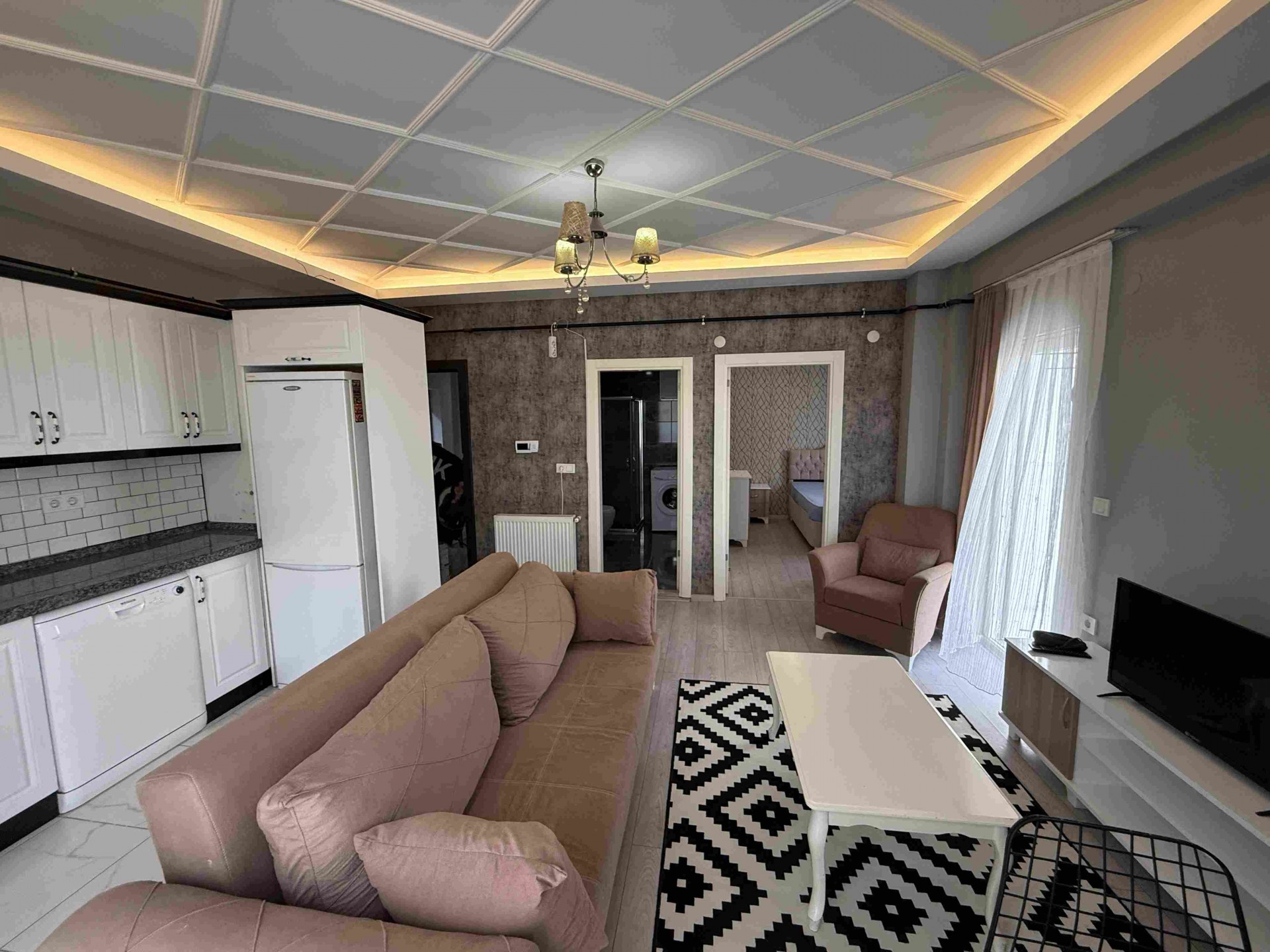 Atakum'da Tramvaya 2.bina Kiralık 1+1 Eşyalı Daire