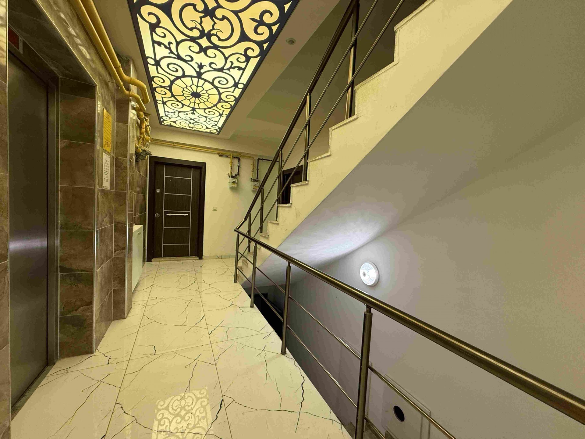 Atakum'da Tramvaya 2.bina Kiralık 1+1 Eşyalı Daire