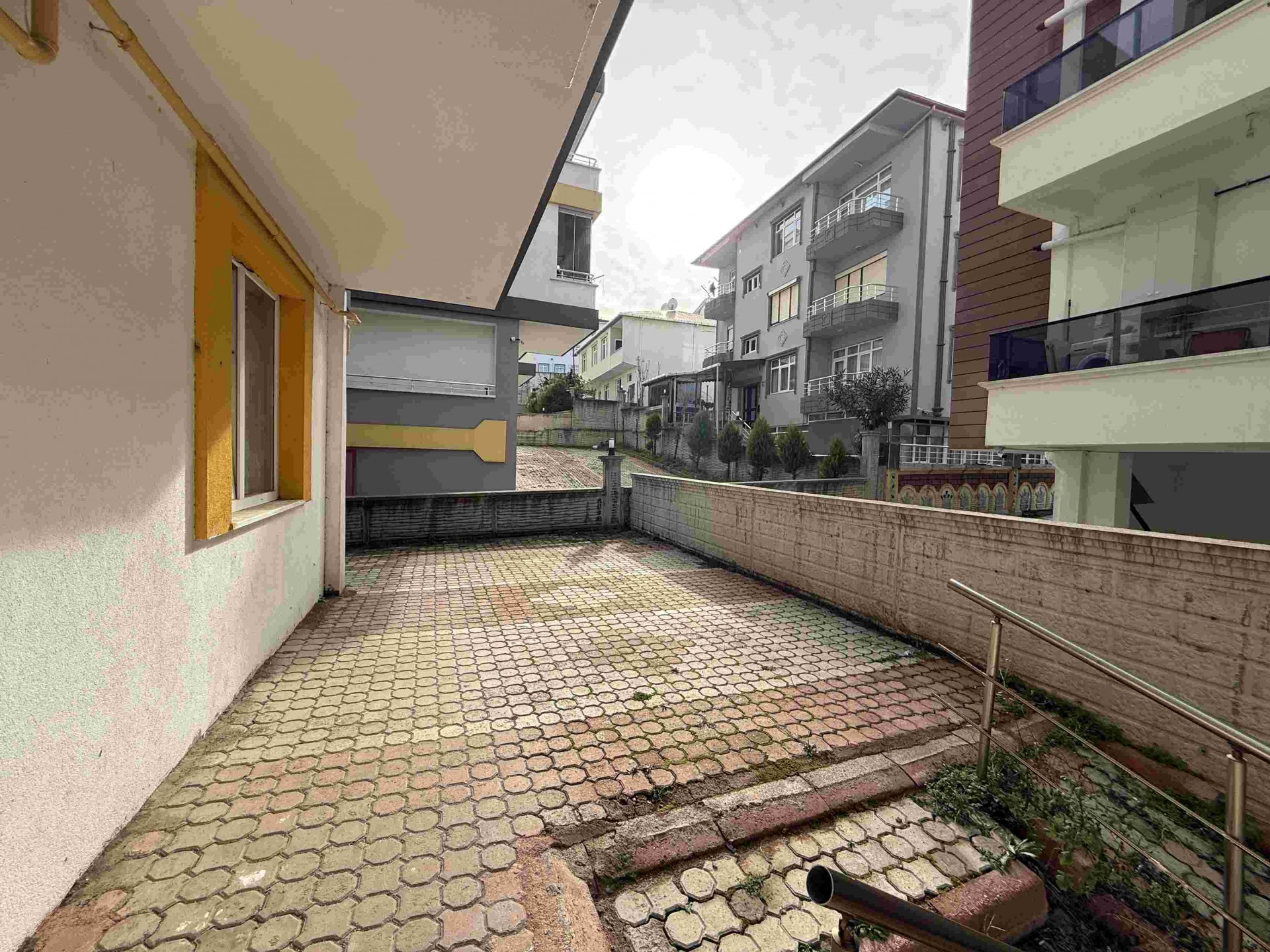 Atakum'da Tramvaya 2.bina Kiralık 1+1 Eşyalı Daire