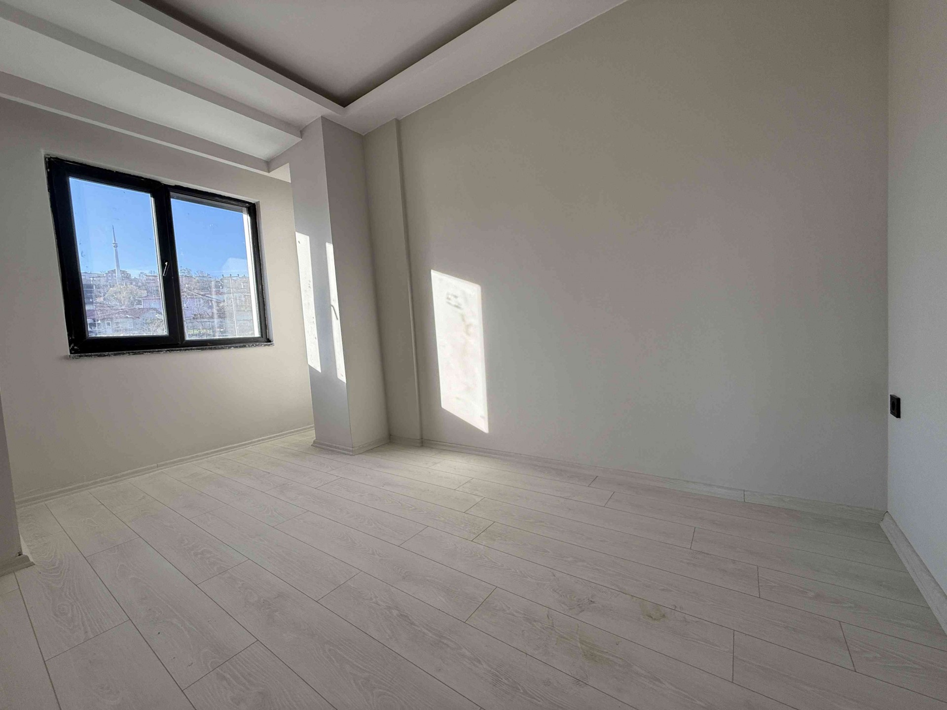 RTE Bulvarına ve Balaç Yoluna Cephe Kiralık Ofis/Daire