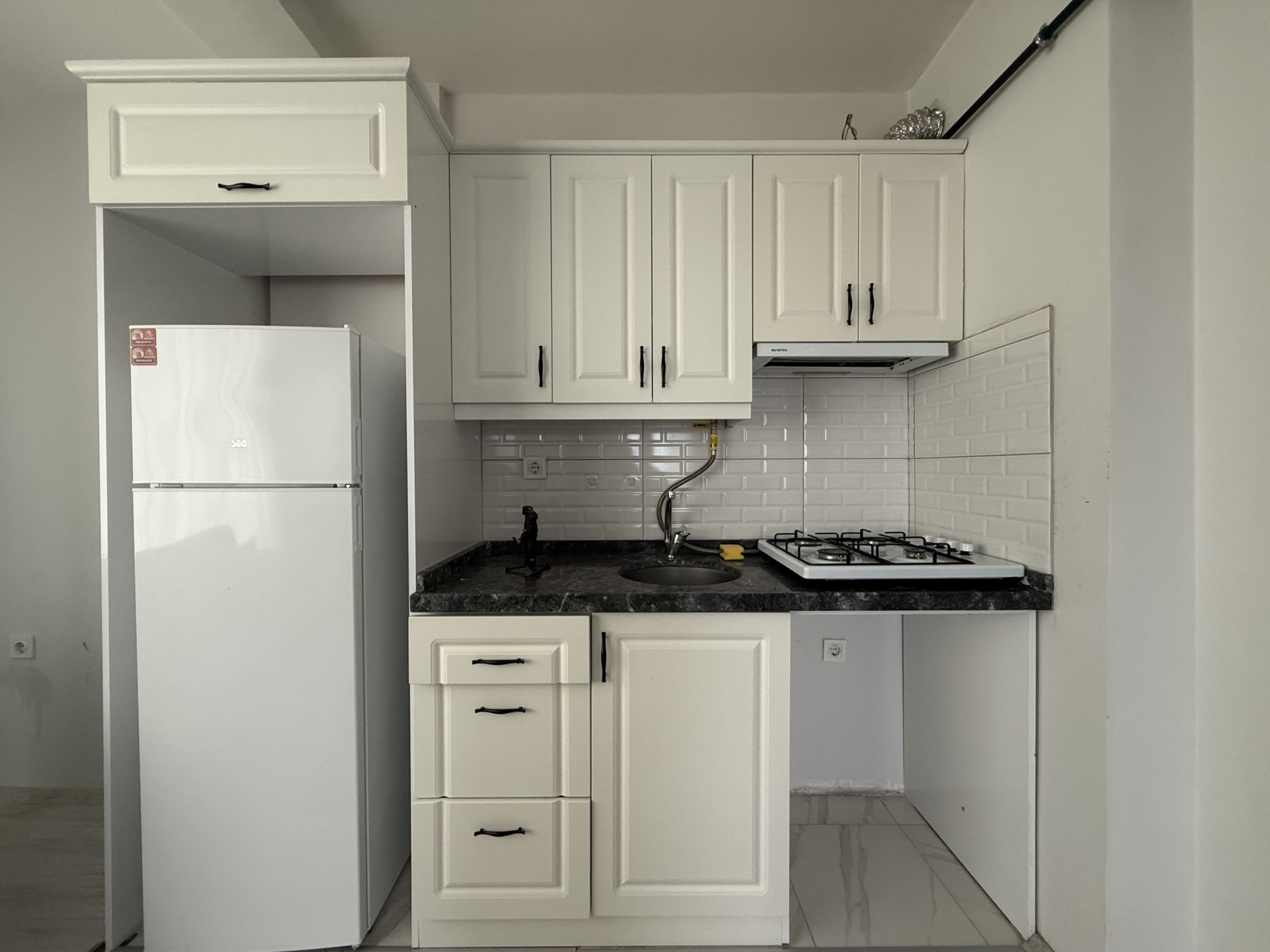 Körfez Mah. Toplukonut Bulvarına Cephe Eşyalı Kiralık 1+1