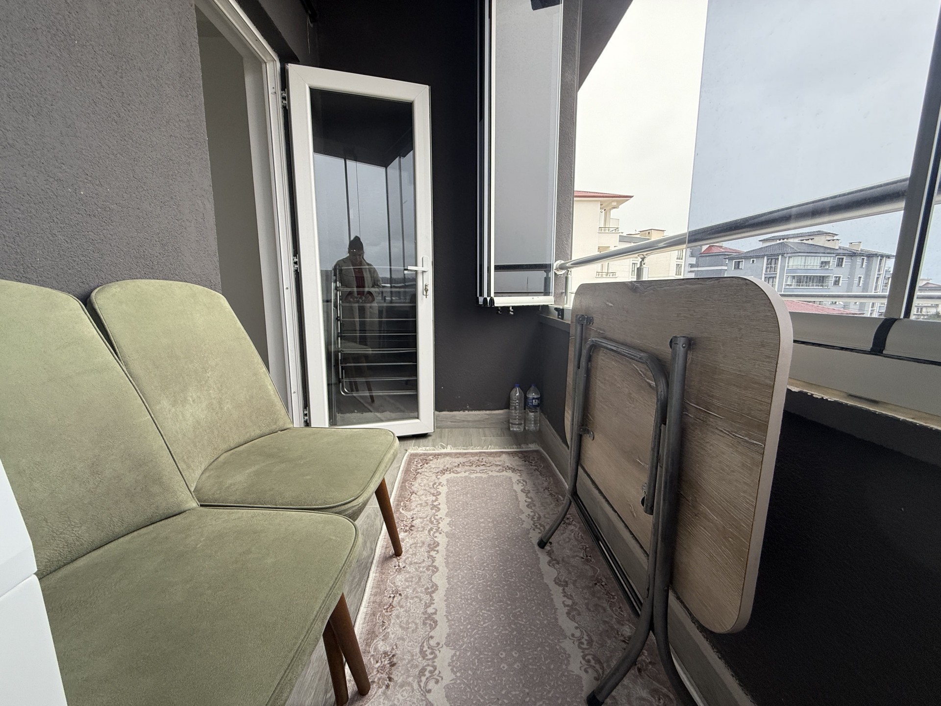 Körfez Mah. Toplukonut Bulvarına Cephe Eşyalı Kiralık 1+1