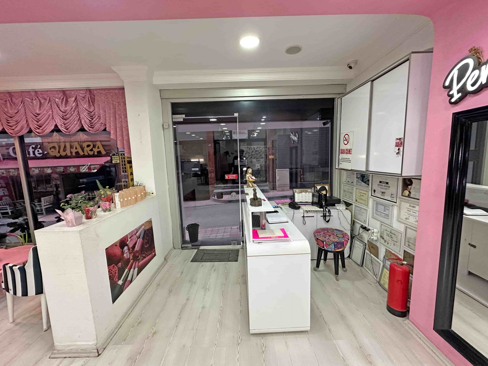 İlkadım Gazi Caddesinde Devren Satılık Kuaför/Güzellik Merkezi