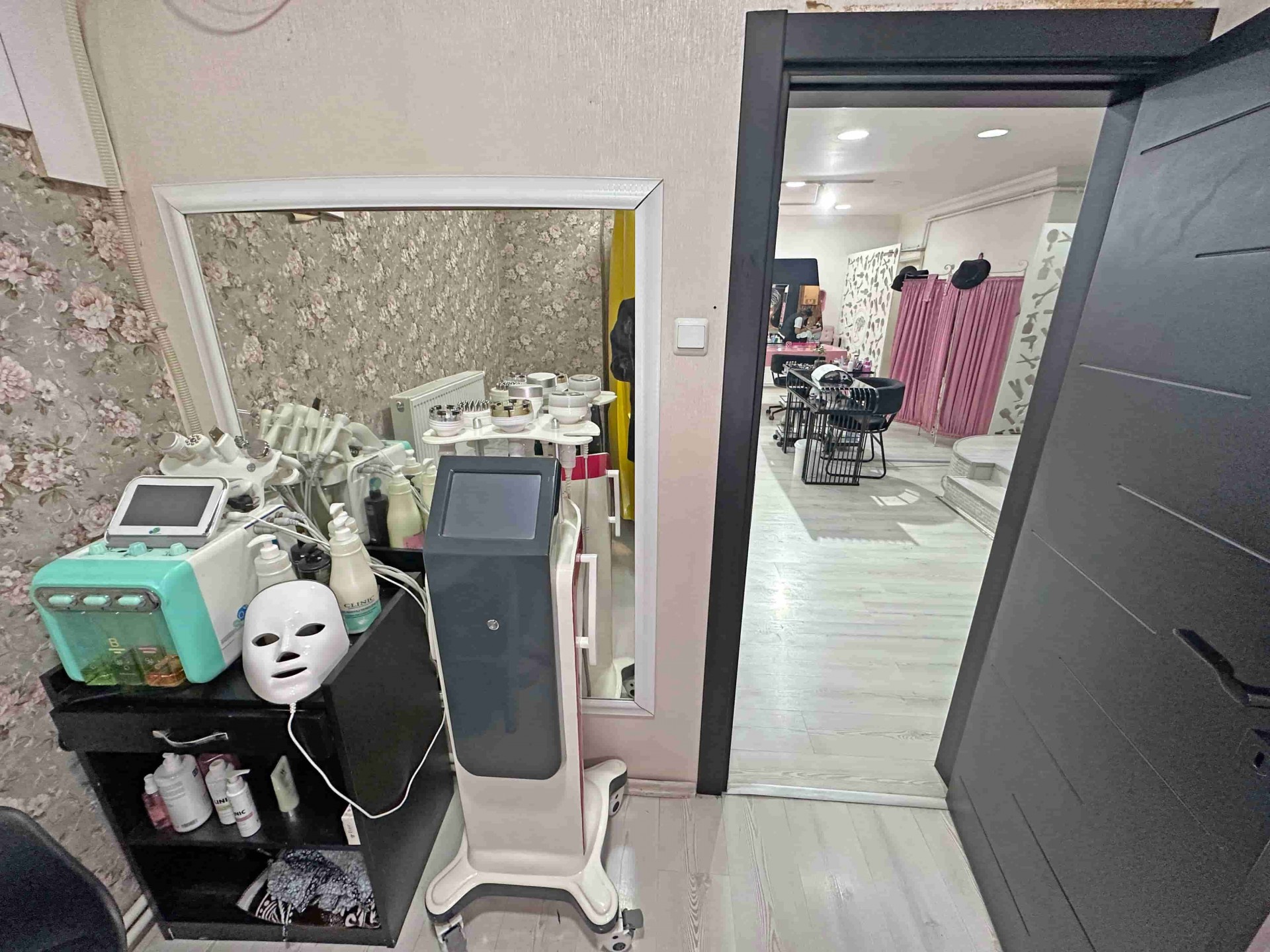 İlkadım Gazi Caddesinde Devren Satılık Kuaför/Güzellik Merkezi