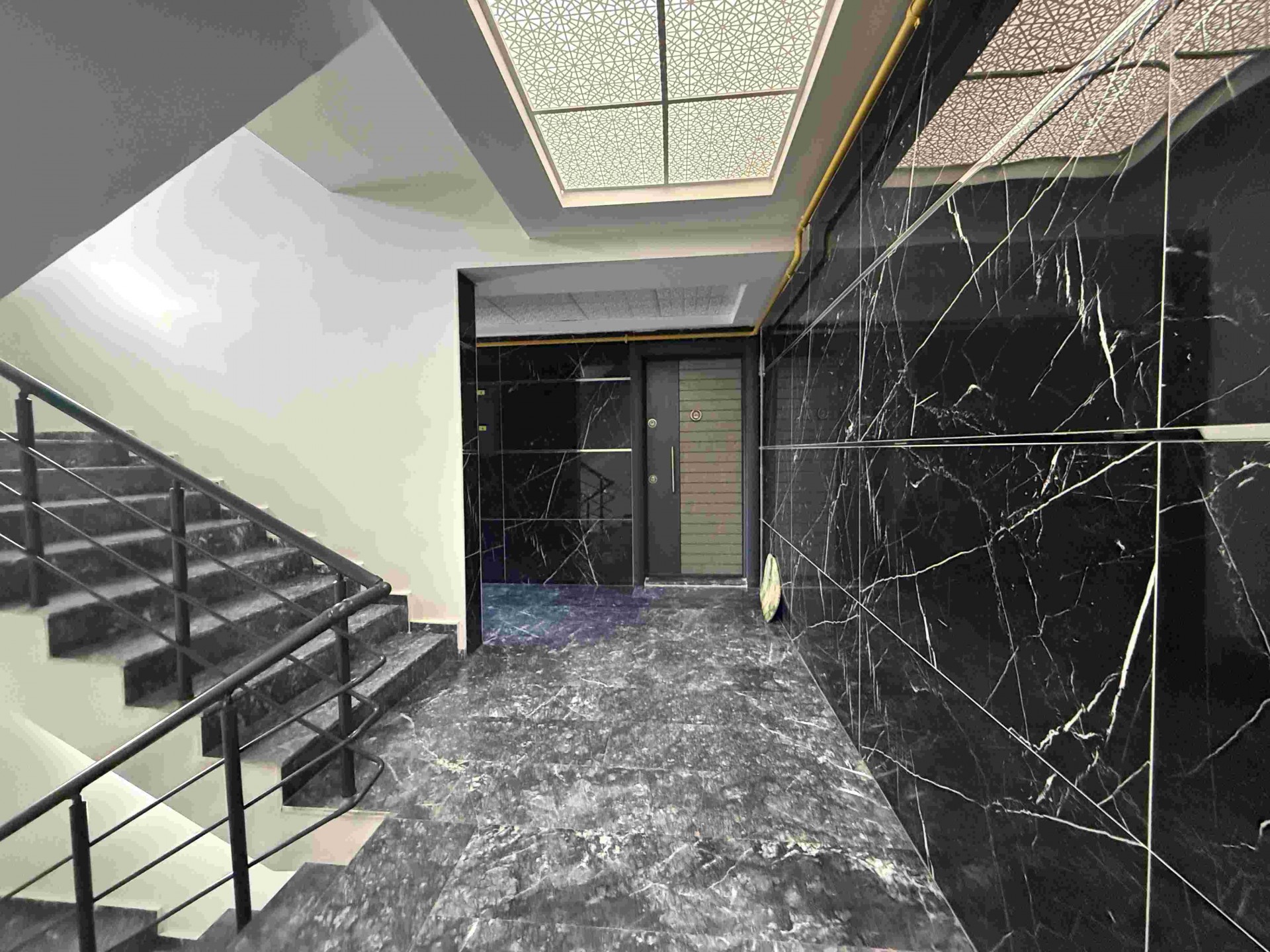 RTE Bulvarına cephe Yüksek Tabela Değerine Sahip Kiralık Ofis