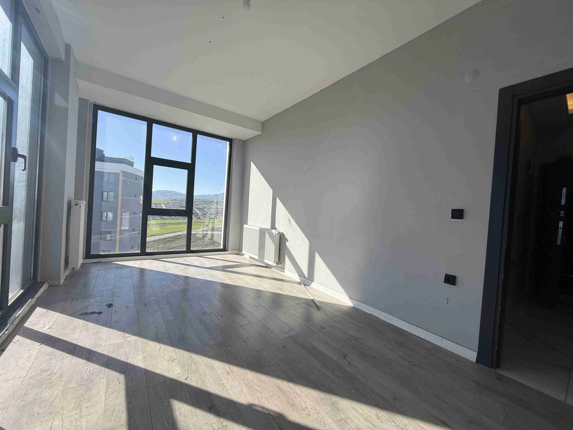 RTE Bulvarına cephe Yüksek Tabela Değerine Sahip Kiralık Ofis