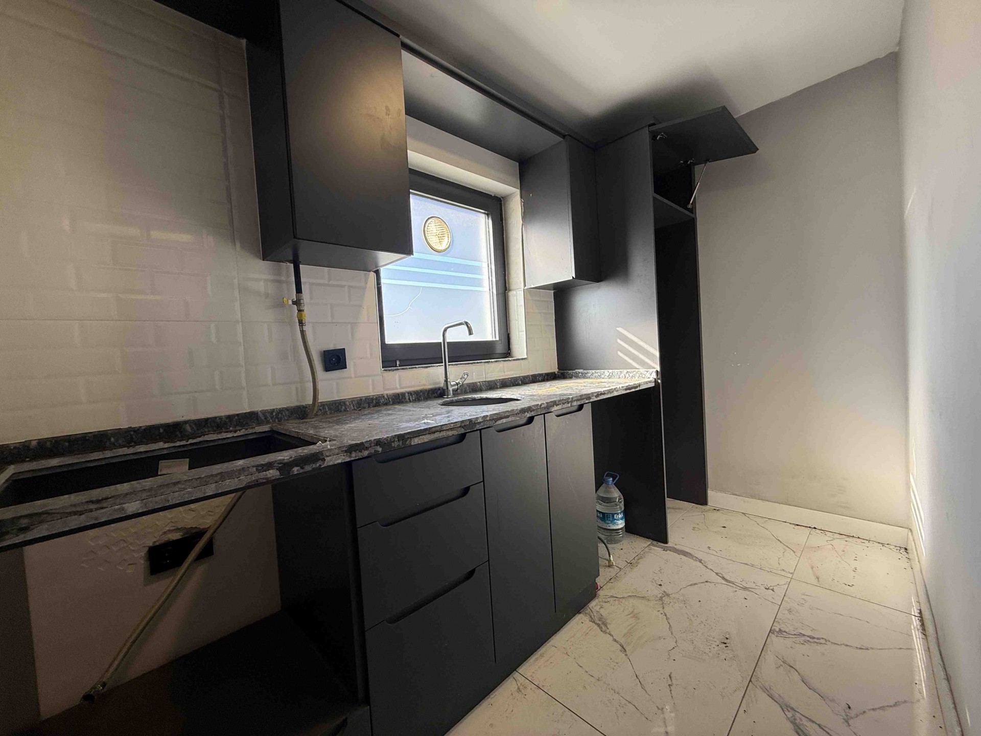 RTE Bulvarına cephe Yüksek Tabela Değerine Sahip Kiralık Ofis