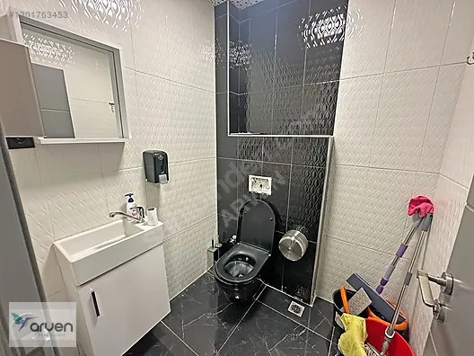 İlkadım'da Borkonut Center İş Merkezinde Satılık Ofis