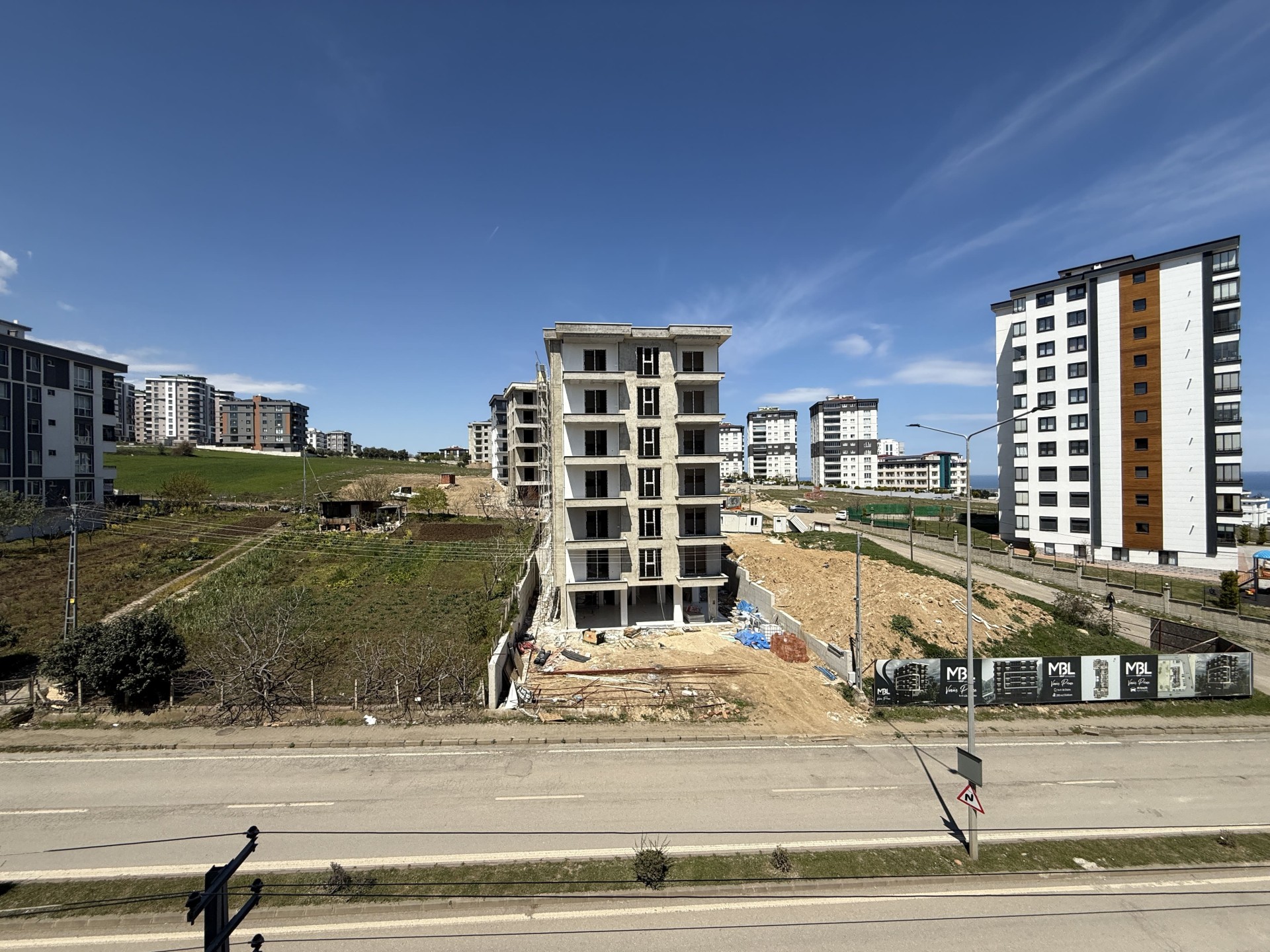 Toplu Konut Bulvarında Cephe Fırsat 1+1 Daire