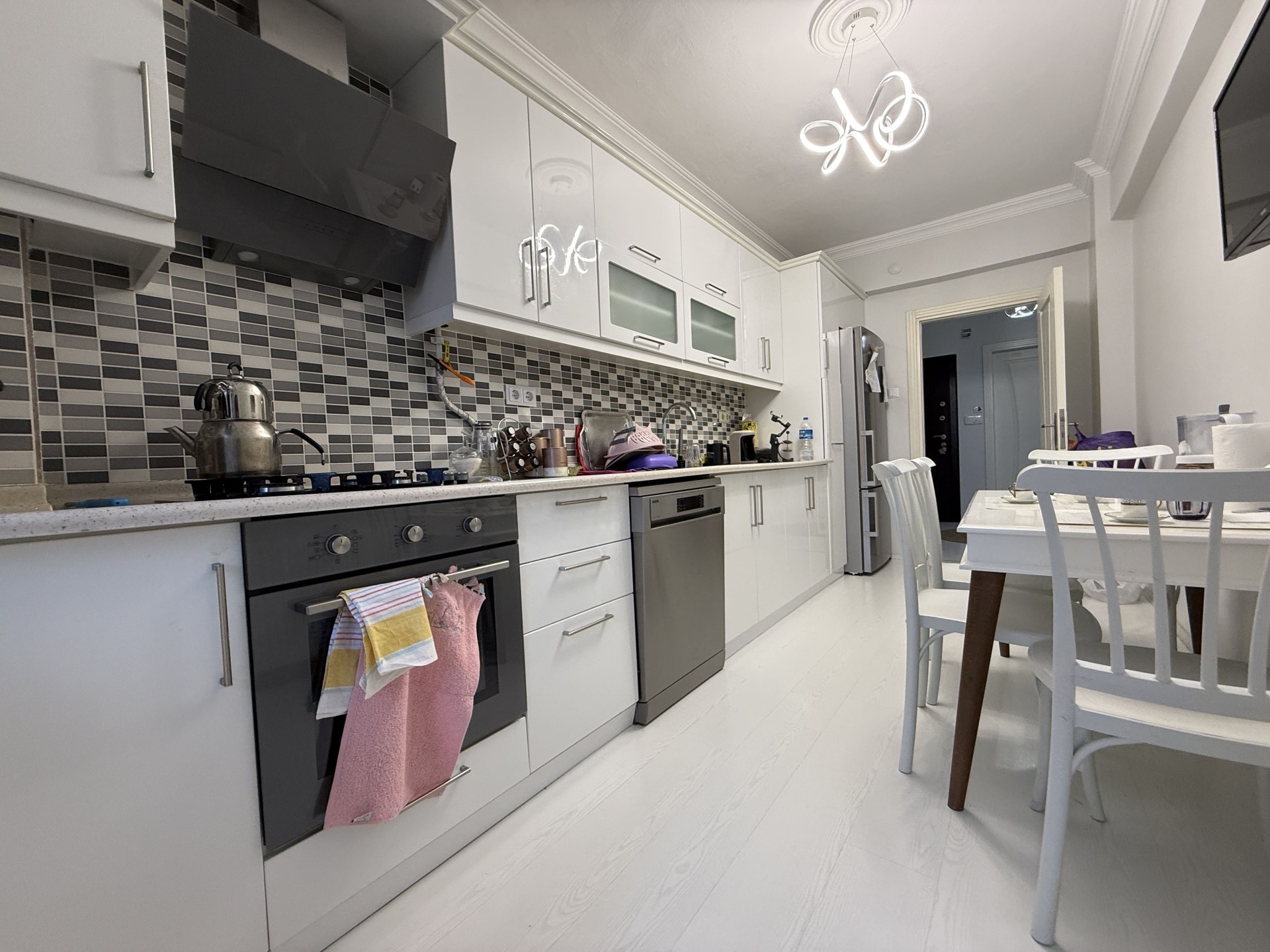 ATAKUM ESENEVLERDE TRAMVAYIN ALTI GENİŞ 2+1 DAİRE